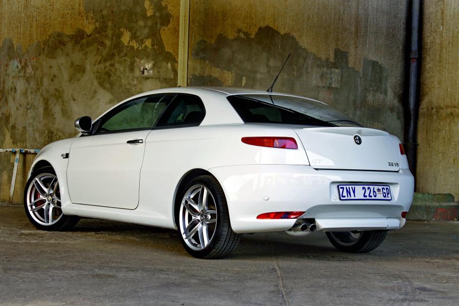 Alfa Romeo GT Limited Edition (937C) 2010 года  (фото 8 из 8)